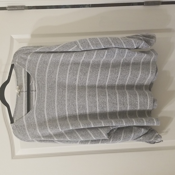 Alkamy Heathered Gray and White Striped Sweater - Picture 1 of 10